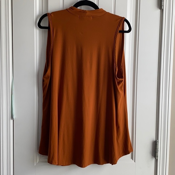 High neck, keyhole, burnt orange tank top - Picture 6 of 7